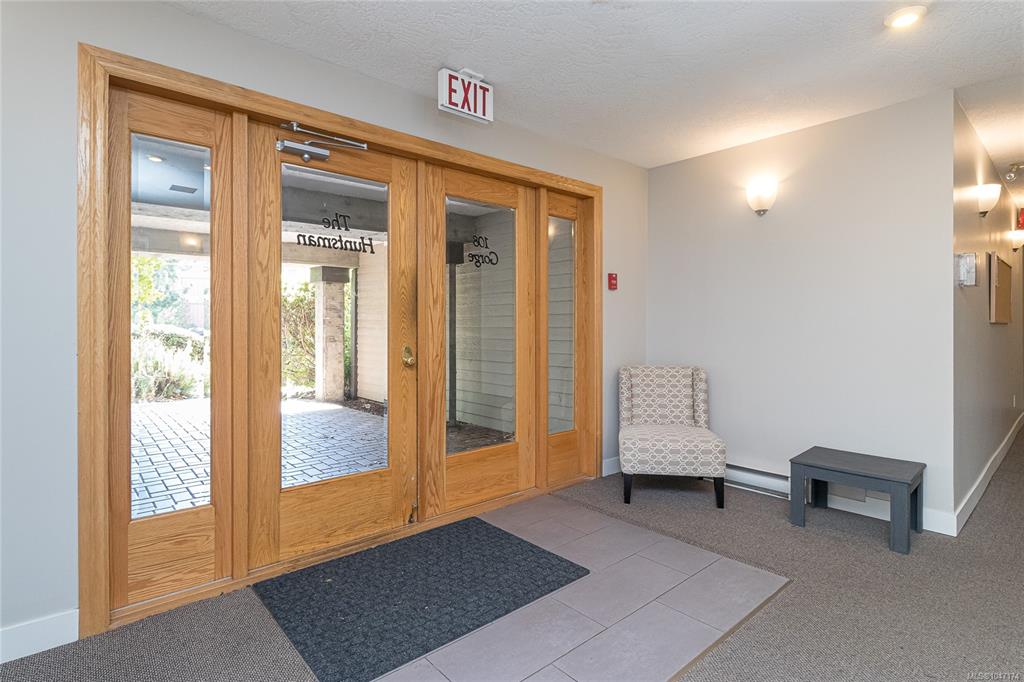 Fifth View of 108 Gorge Rd W, Saanich, BC, V9A 1M2