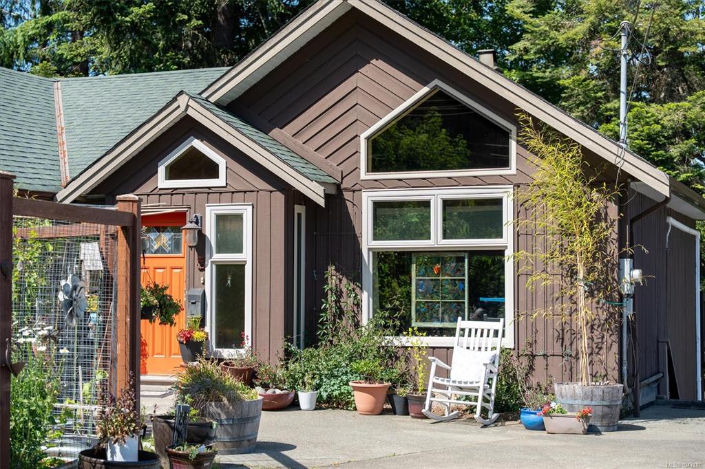 Third View of 1456 Hurford Ave, Courtenay, BC, V9N 6X3