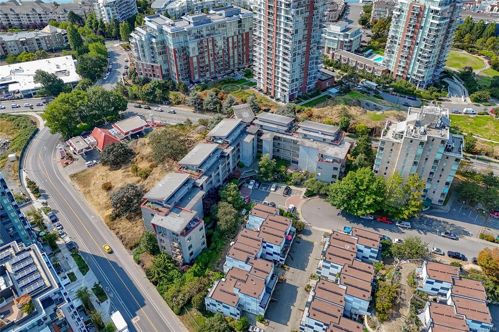 Third View of 455 Sitkum Rd, The Edge, Victoria, BC, V9A 7N9