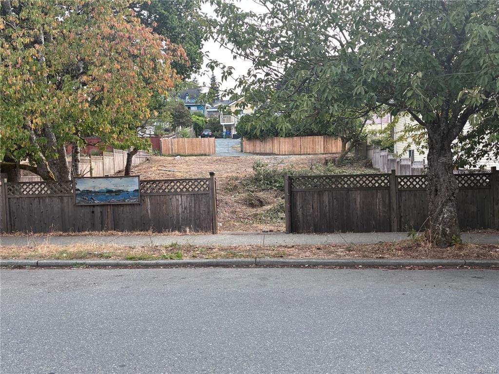 Third View of 415 Prideaux St, Nanaimo, BC, V9R 2N6
