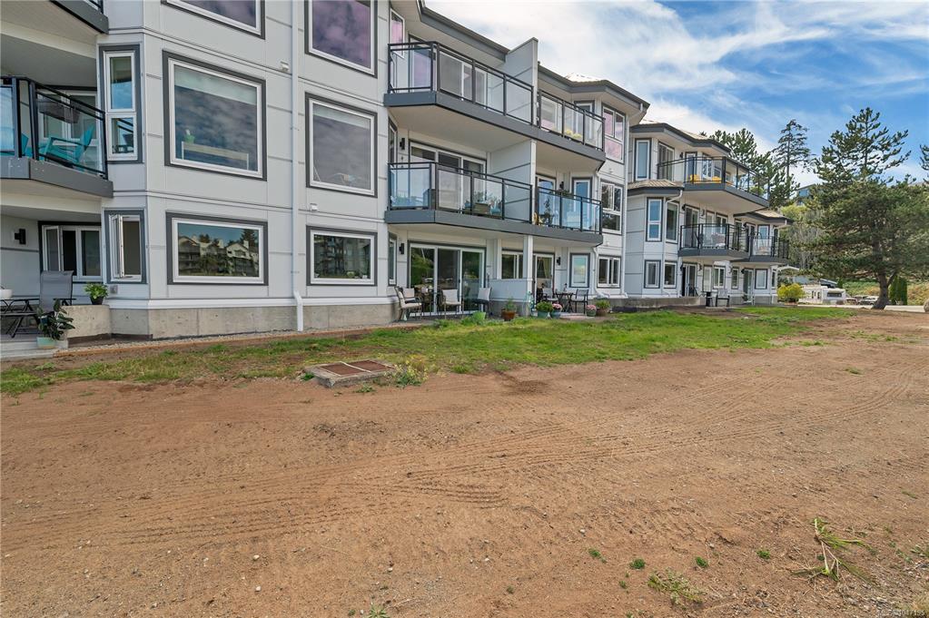 Fifth View of 87 Island Hwy S, Campbell River, BC, V9W 1A2