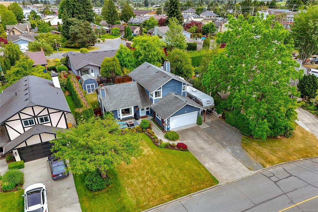 Third View of 7859 Simpson Rd, Central Saanich, BC, V8M 2H3