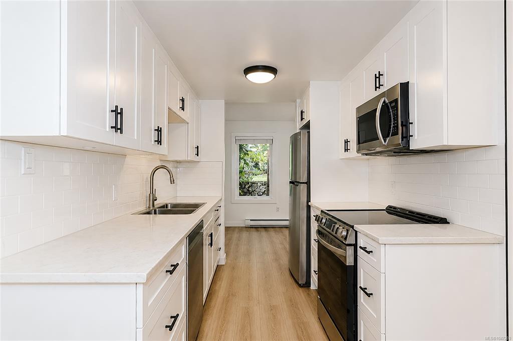 Third View of 3230 Rutledge St, Saanich, BC, V8X 1N7