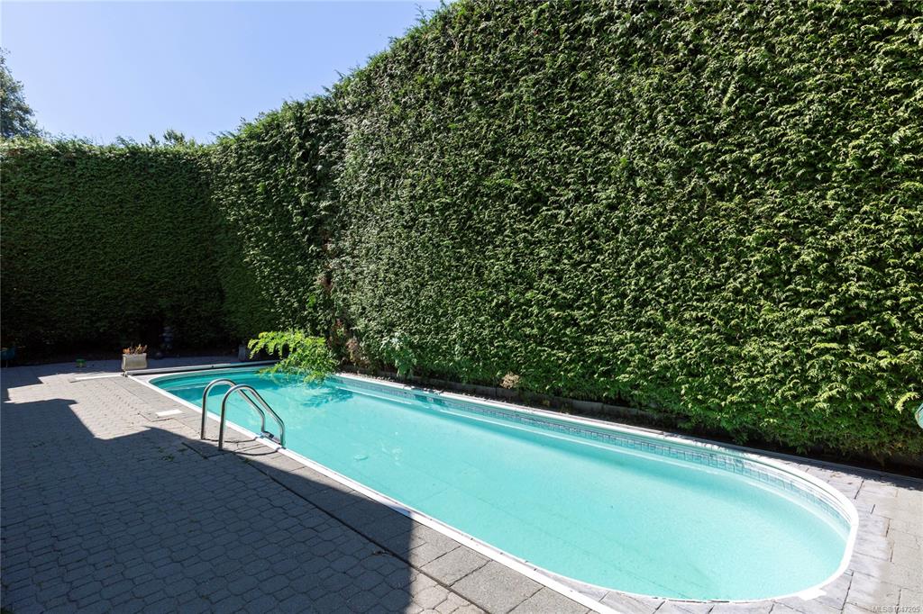 Fourth View of 1632 Beach Dr, Oak Bay, BC, V8R 6H8