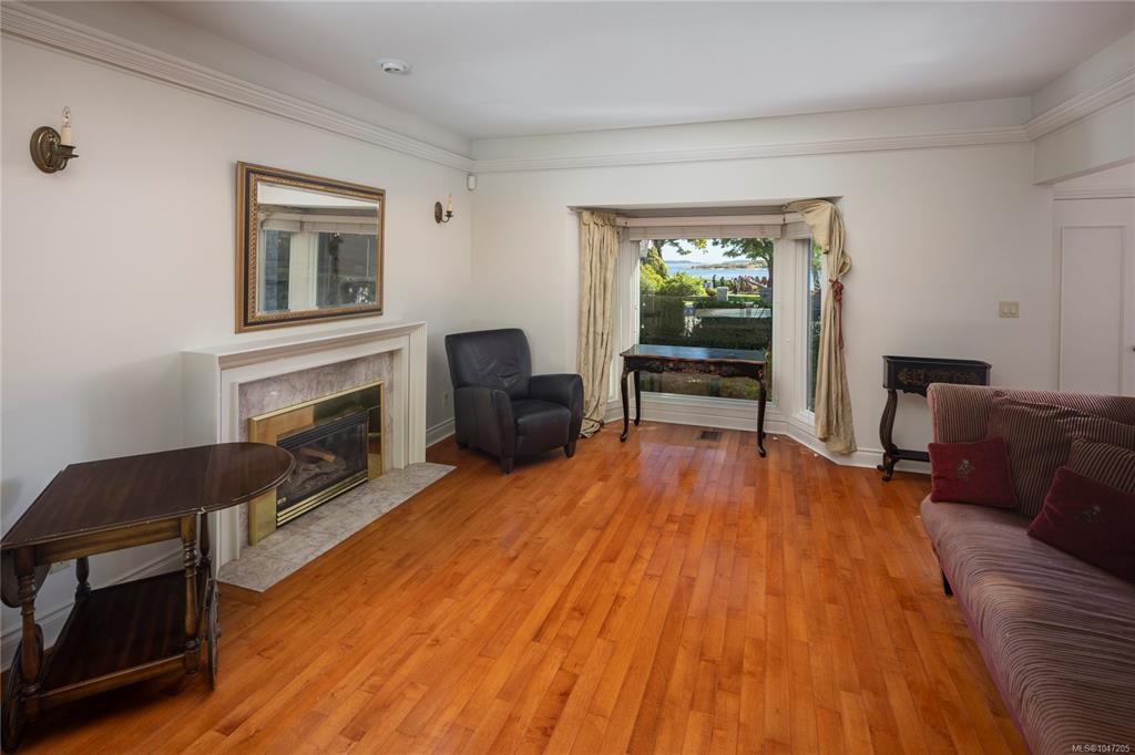 Fifth View of 1632 Beach Dr, Oak Bay, BC, V8R 6H8