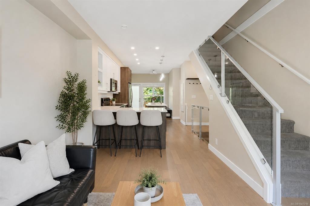 Fourth View of 618 Lampson St, Saxon, Esquimalt, BC, V9A 6A1