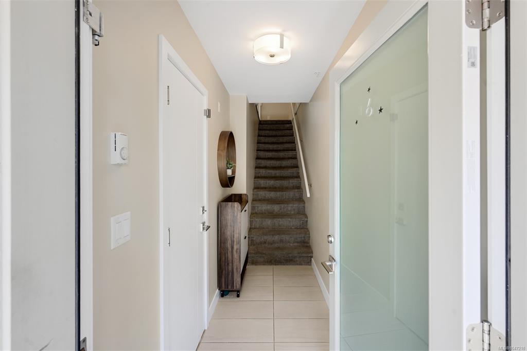 Fifth View of 618 Lampson St, Saxon, Esquimalt, BC, V9A 6A1