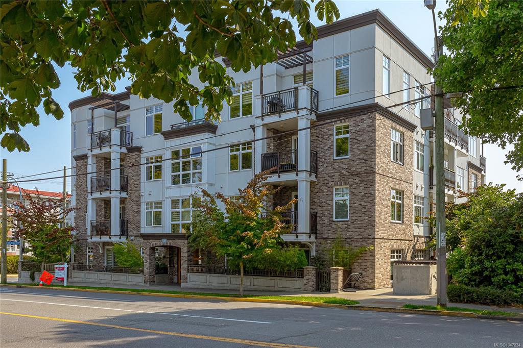 Third View of 1765 Oak Bay Ave, The Maddison, Victoria, BC, V8S 3Z5