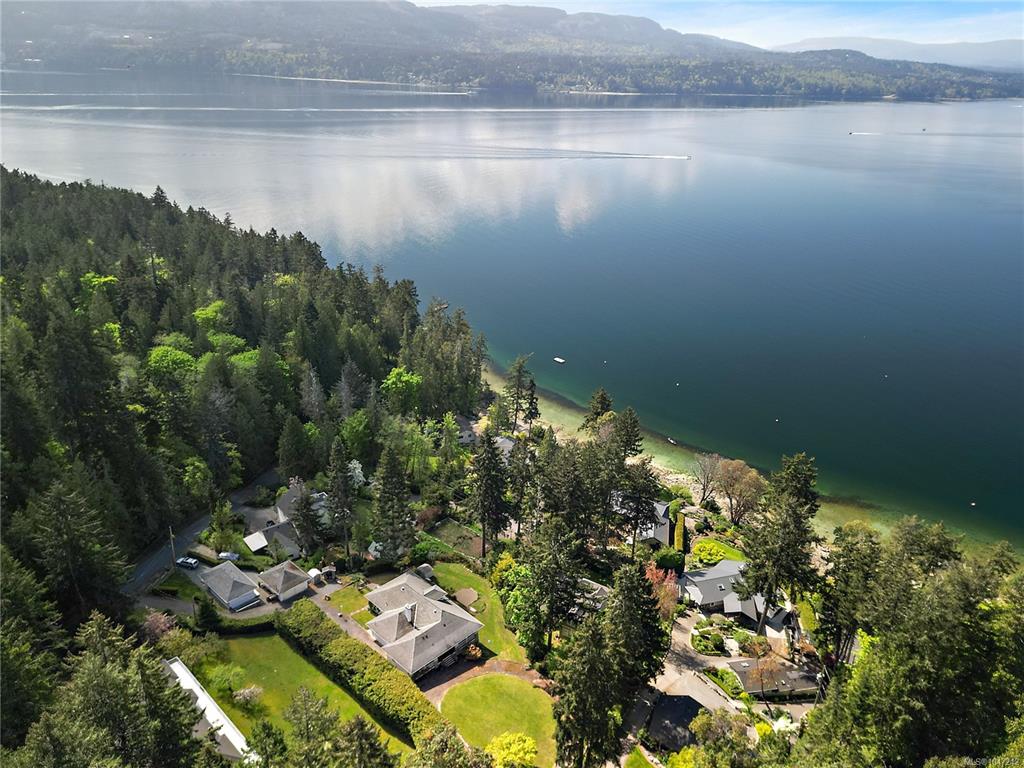 Fourth View of 600 Seacliffe Rd, North Saanich, BC, V8L 5W1