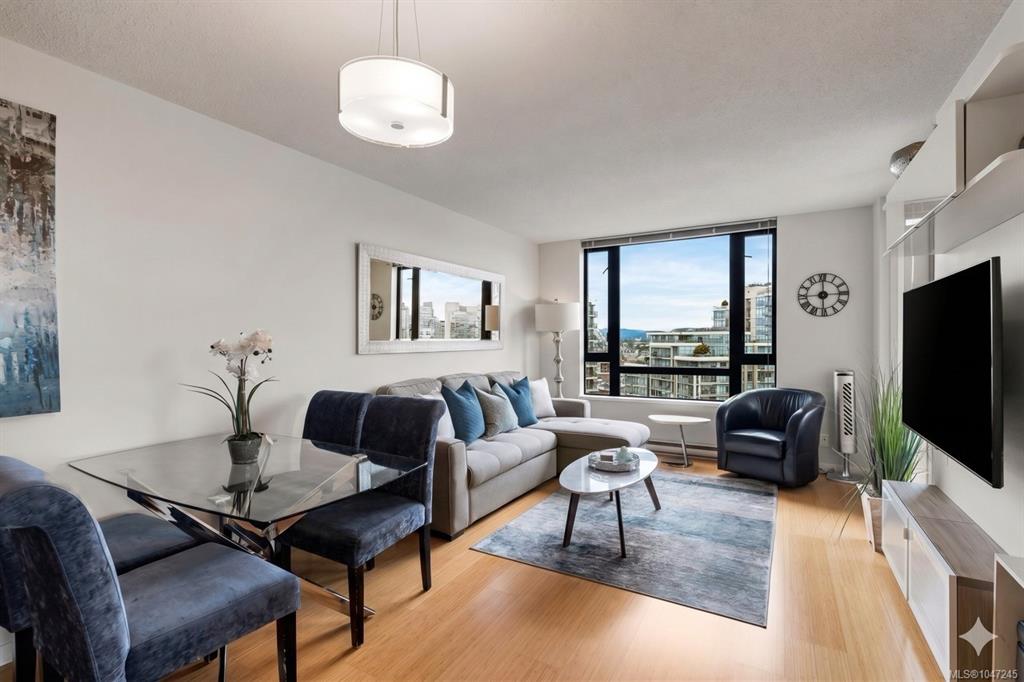 Fifth View of 751 Fairfield Rd, Victoria, BC, V8W 4A4