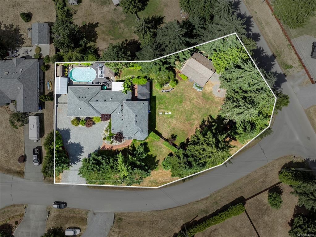 Second View of 2071 Saras Way, Nanaimo, BC, V9X 1K6