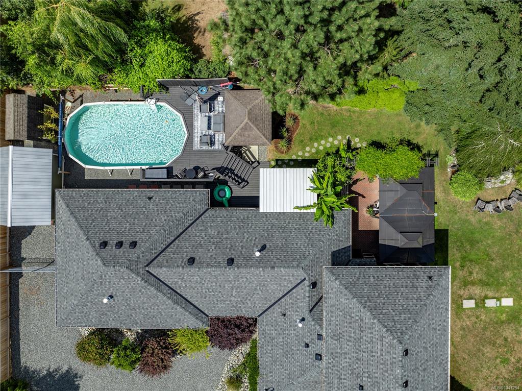 Fifth View of 2071 Saras Way, Nanaimo, BC, V9X 1K6