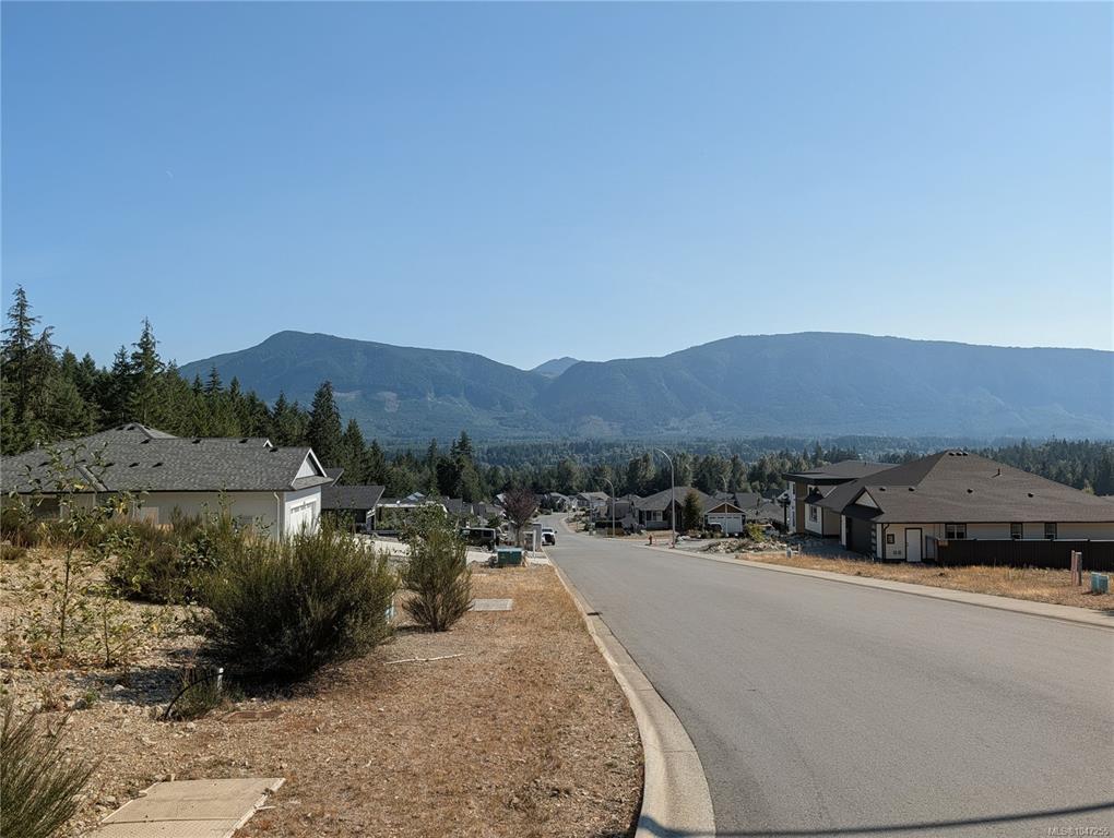 Third View of 553 Mountain View Dr, Lake Cowichan, BC, V0R 2G1