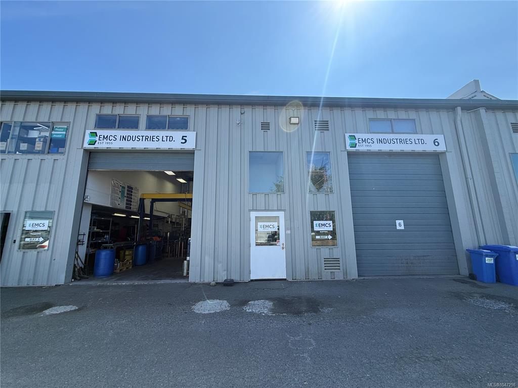Second View of 10114 Mcdonald Park Rd, North Saanich, BC, V8L 5X8