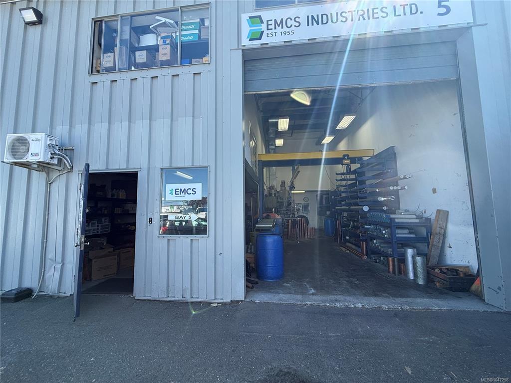 Fourth View of 10114 Mcdonald Park Rd, North Saanich, BC, V8L 5X8