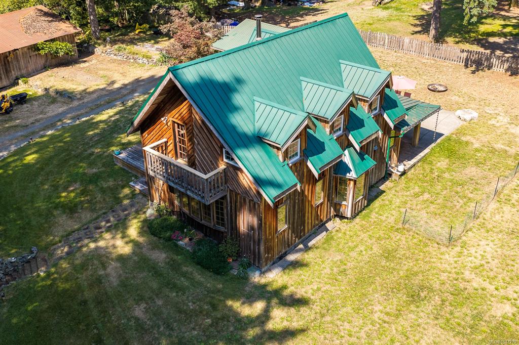 Third View of 1584 Nurmi Rd, Merville, BC, V0R 2M0