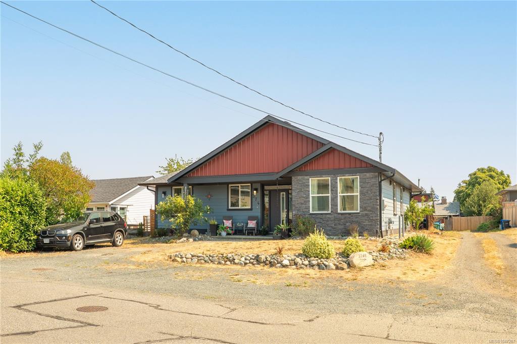 Third View of 374 Shepherd Ave, Nanaimo, BC, V9R 3X1