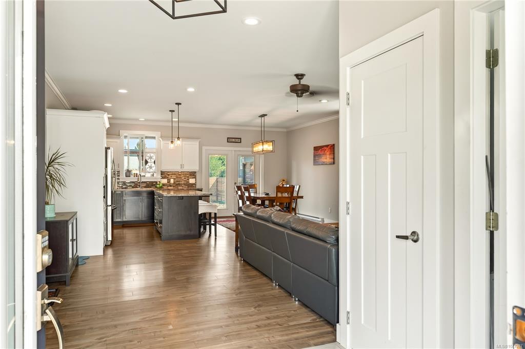Fifth View of 374 Shepherd Ave, Nanaimo, BC, V9R 3X1