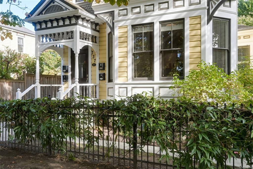 Fifth View of 737 Vancouver St, Victoria, BC, V8V 3V4
