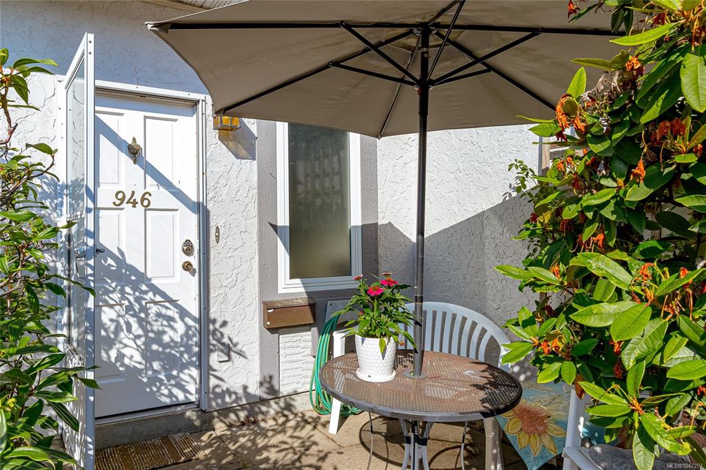 Fifth View of 946 Market St, Victoria, BC, V8T 2E9