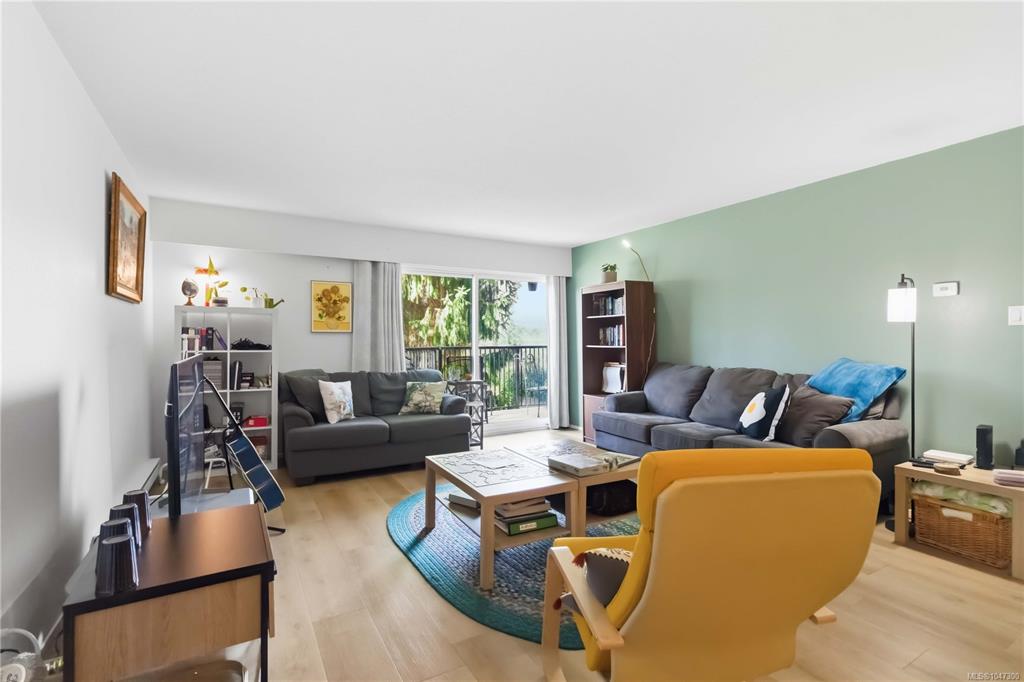 Fifth View of 1870 Mckenzie Ave, Saanich, BC, V8N 4X3