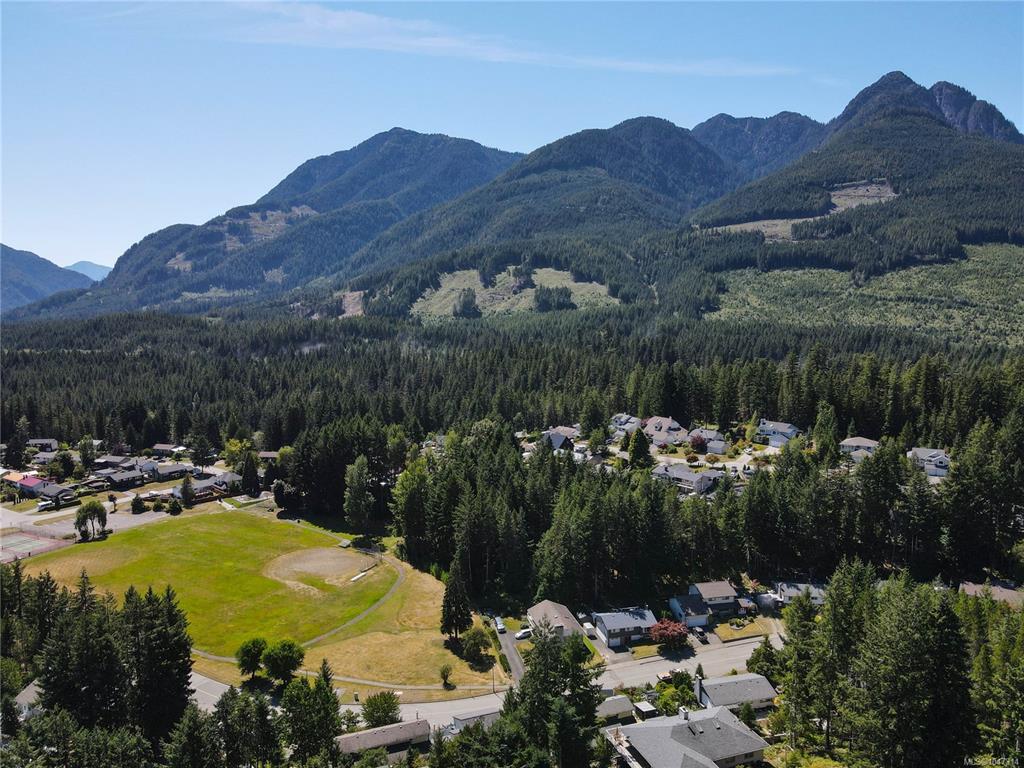 Fourth View of 528 Eagle Cres, Gold River, BC, V0P 1G0