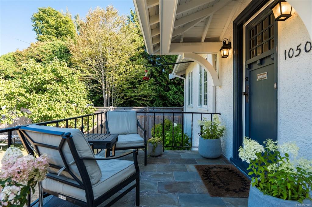 Third View of 1050 Deal St, Oak Bay, BC, V8S 5G5