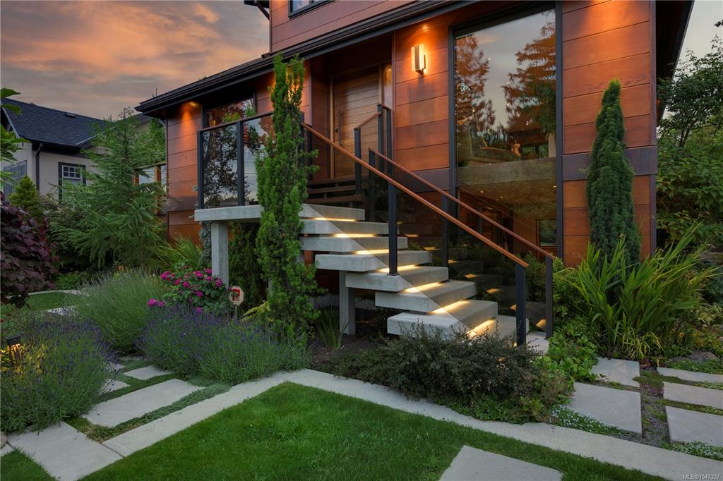 Fifth View of 626 Monterey Ave, Oak Bay, BC, V8S 4T9