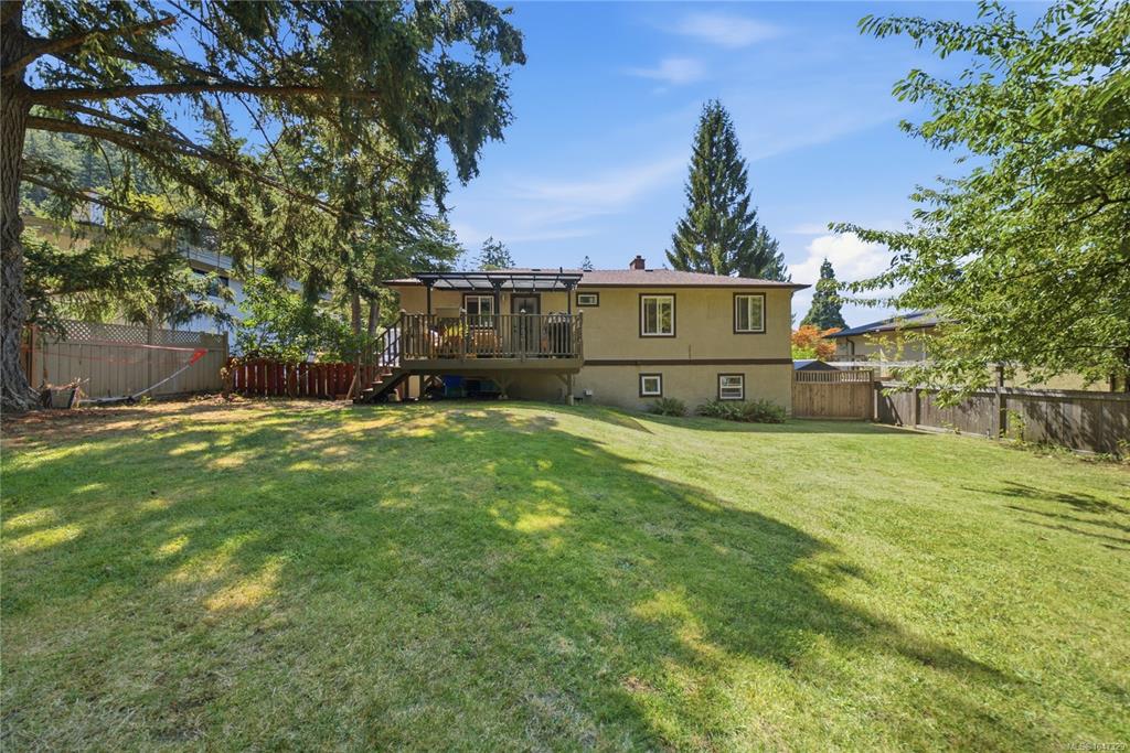 Fourth View of 1232 Pearce Cres, Saanich, BC, V8X 3S9