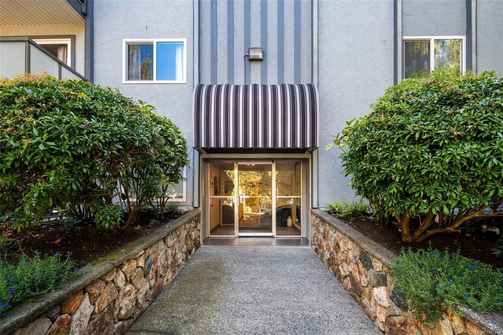 Fourth View of 305 Michigan St, Victoria, BC, V8V 1R6