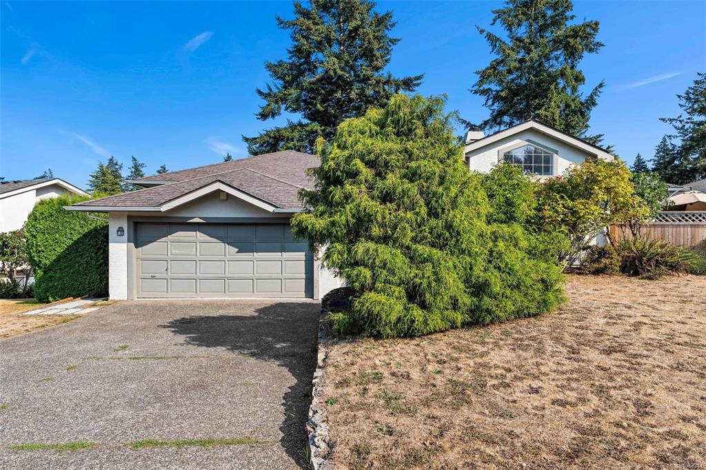 Third View of 4205 Wakefield Pl, Saanich, BC, V8N 6E6