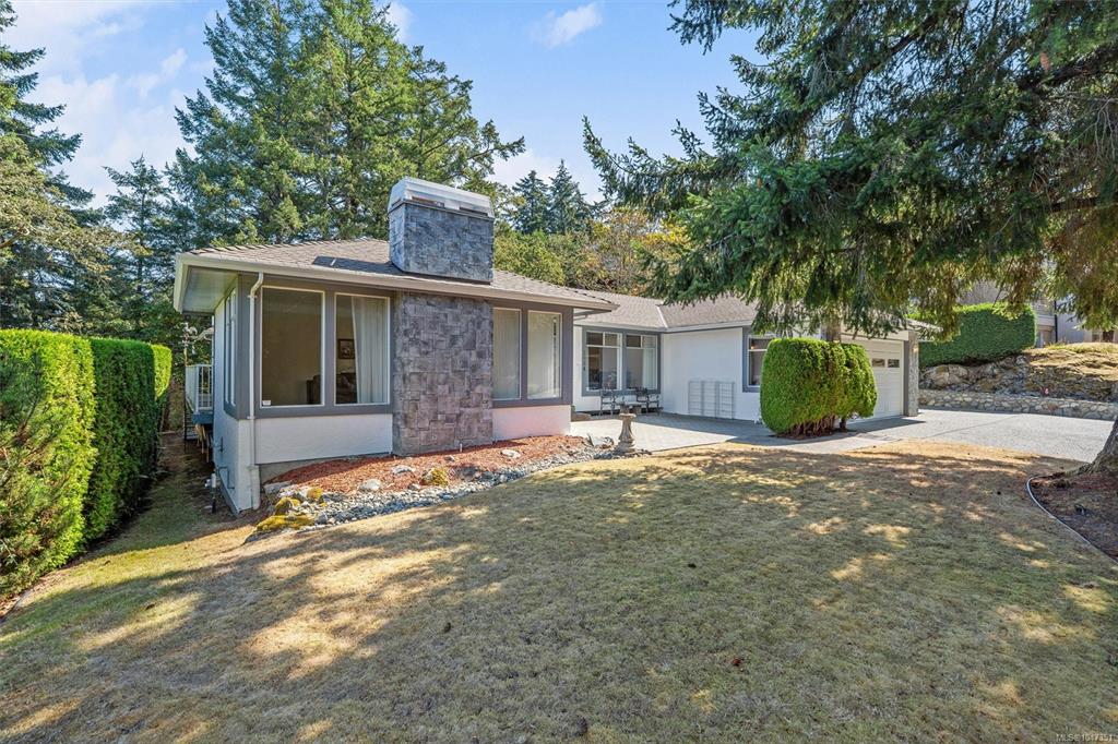 Third View of 1084 Valewood Trail, Saanich, BC, V8X 5E3