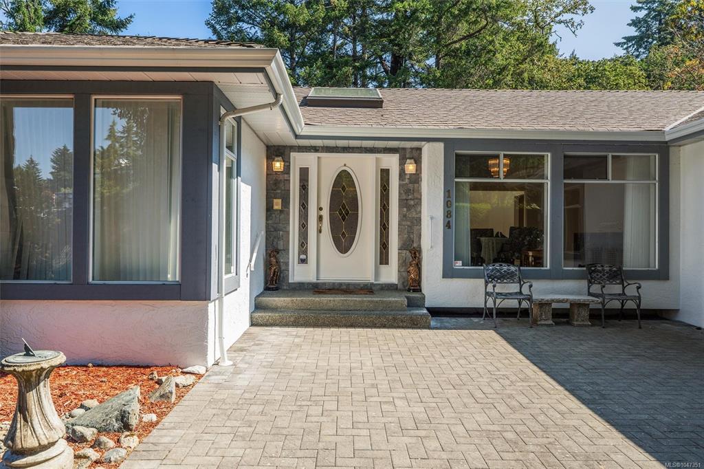Fifth View of 1084 Valewood Trail, Saanich, BC, V8X 5E3