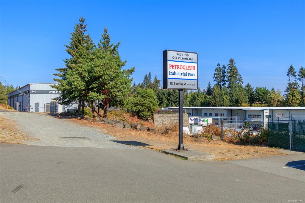 Third View of 940 Old Victoria Rd, Nanaimo, BC, V9R 6Z8