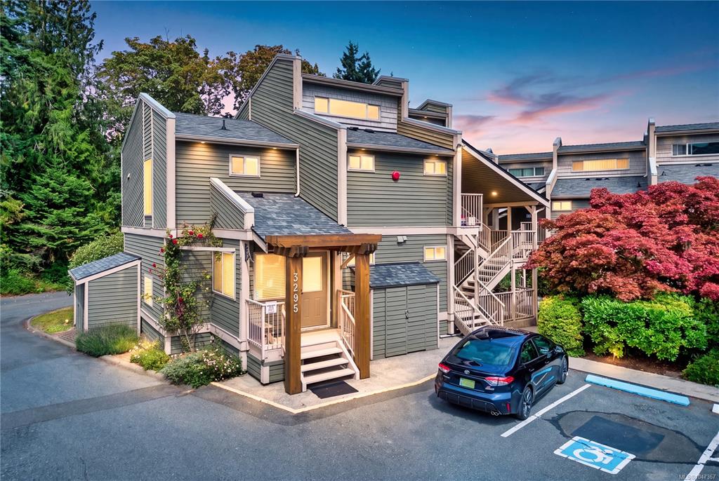 Second View of 3295 Island Hwy W, Qualicum Beach, BC, V9K 2C6