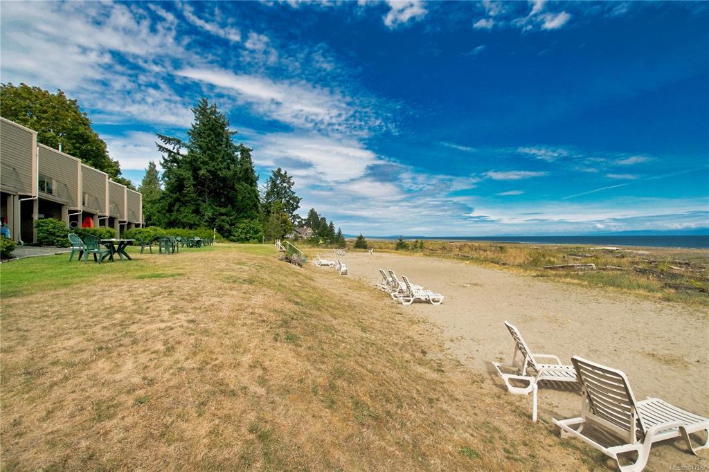 Third View of 3295 Island Hwy W, Qualicum Beach, BC, V9K 2C6
