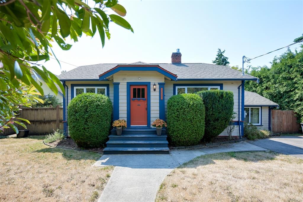 Third View of 3374 Cook St, Saanich, BC, V8X 1A8