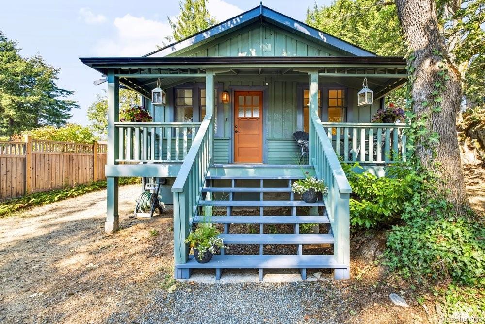 Third View of 4034 Zinnia Rd, Saanich, BC, V8Z 4W3