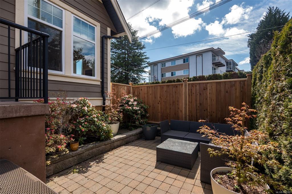 590 Simcoe St, 1047382, BC,
