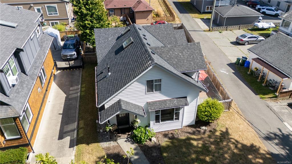 Third View of 15 Pilot St, Victoria, BC, V8V 2A5