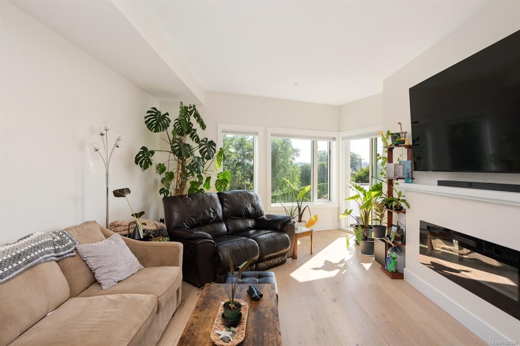 Fifth View of 7098 Wallace Dr, Central Saanich, BC, V8M 1G9