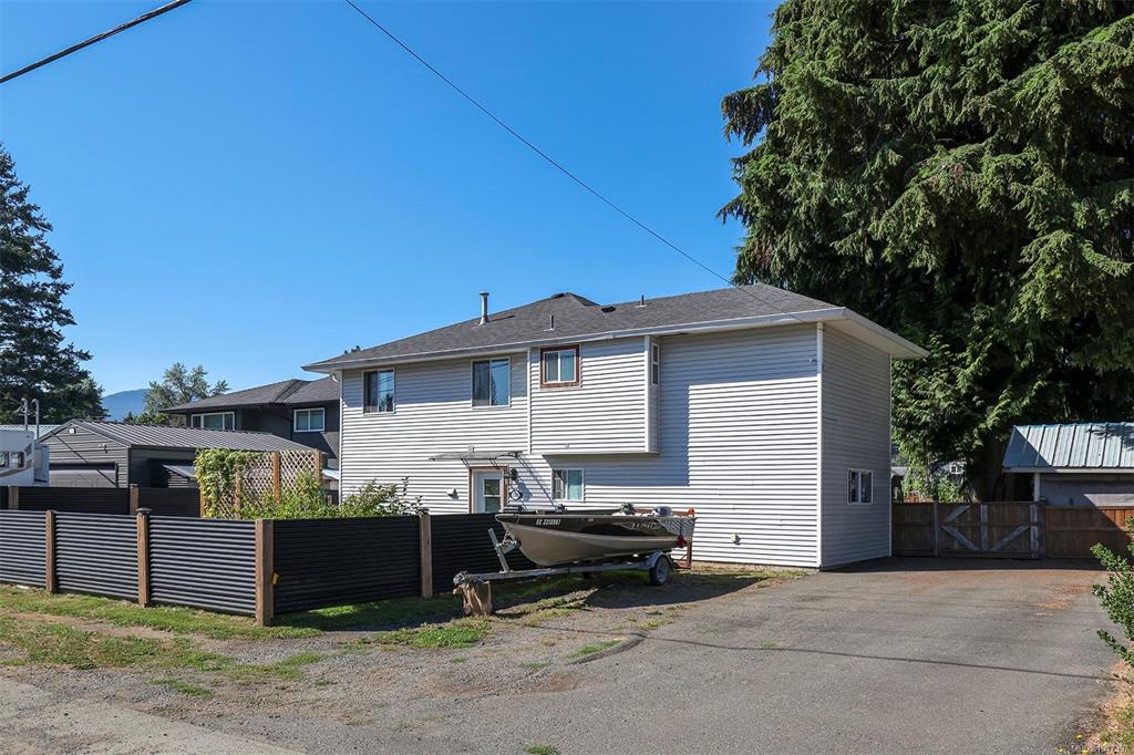 Third View of 3391 Bevan Rd, Cumberland, BC, V0R 1S0