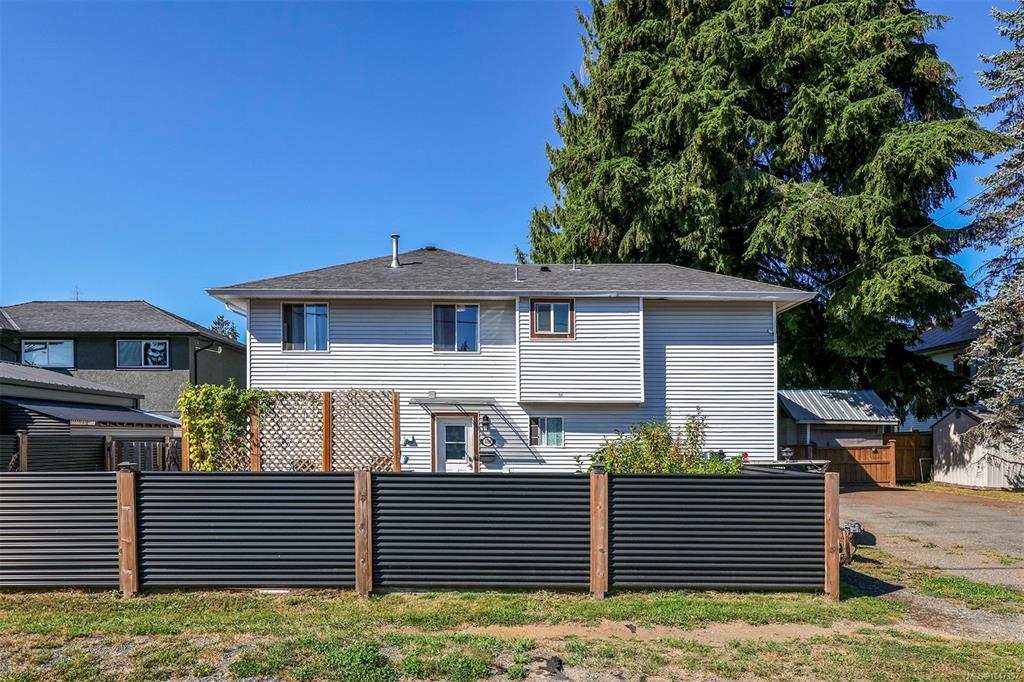 Fifth View of 3391 Bevan Rd, Cumberland, BC, V0R 1S0