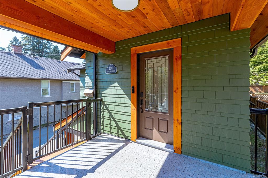 Fourth View of 1232 Effingham St, Esquimalt, BC, V9A 4Y2