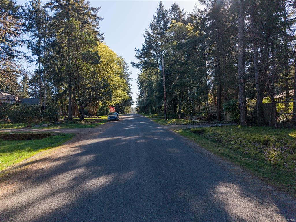 Fourth View of 537 Cromar Rd, North Saanich, BC, V8L 5M5