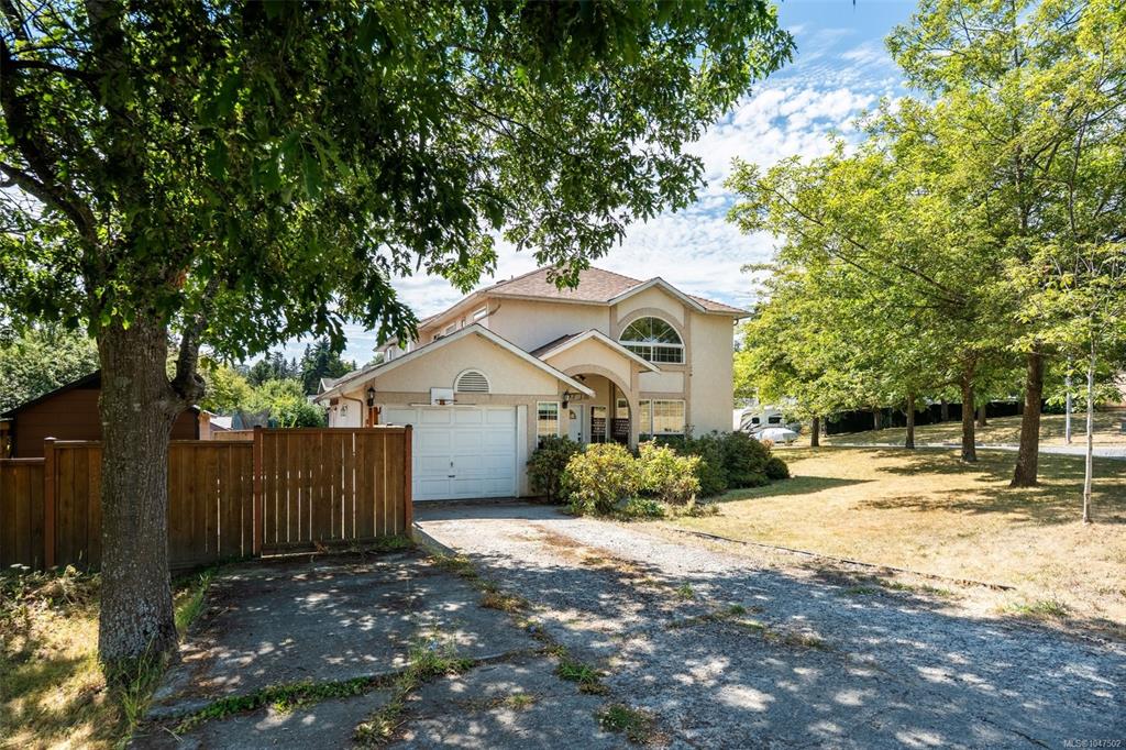 Third View of 637 Jolly Pl, Saanich, BC, V8Z 6R9