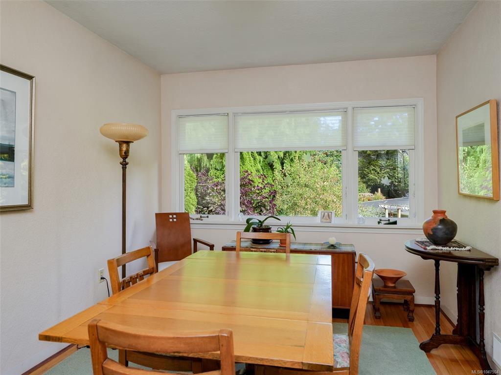 Fifth View of 2568 Margate Ave, Oak Bay, BC, V8S 3A4