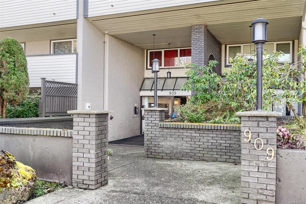 Fourth View of 909 Pembroke St, Central Park Condominiums, Victoria, BC, V8T 4Z5