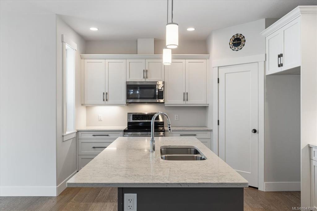 Fifth View of 3825 Marjorie Way, Nanaimo, BC, V9T 0K3