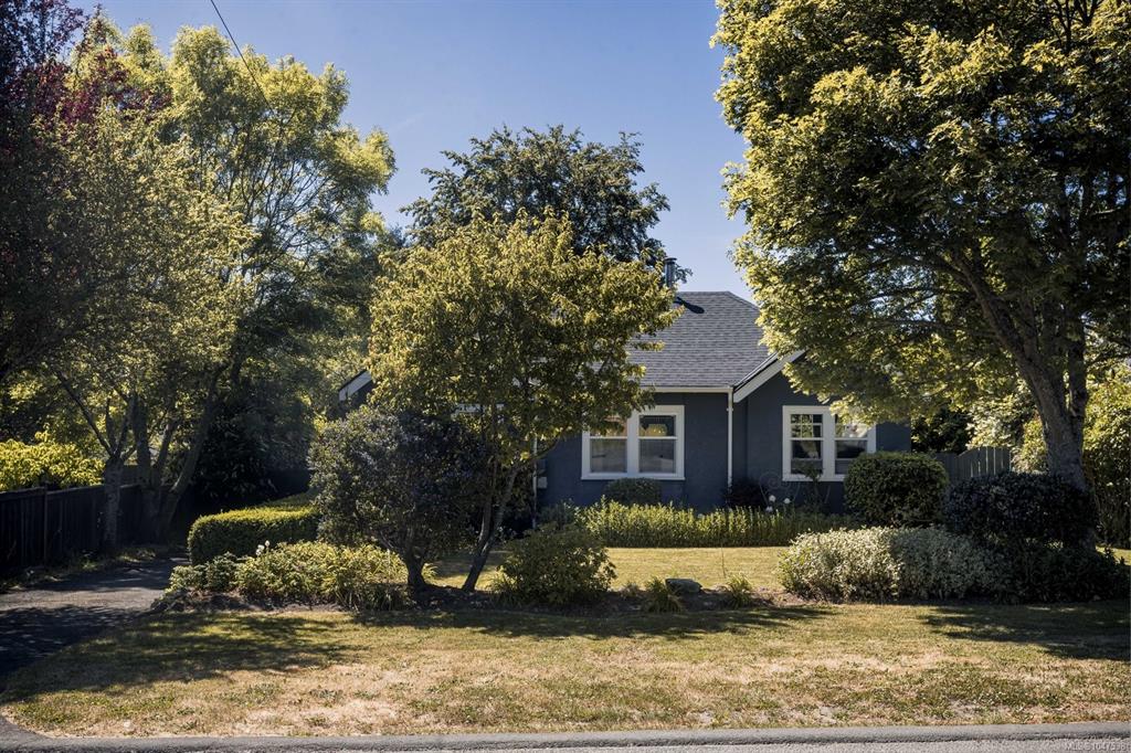 Fourth View of 3110 Frechette St, Saanich, BC, V8P 4N5